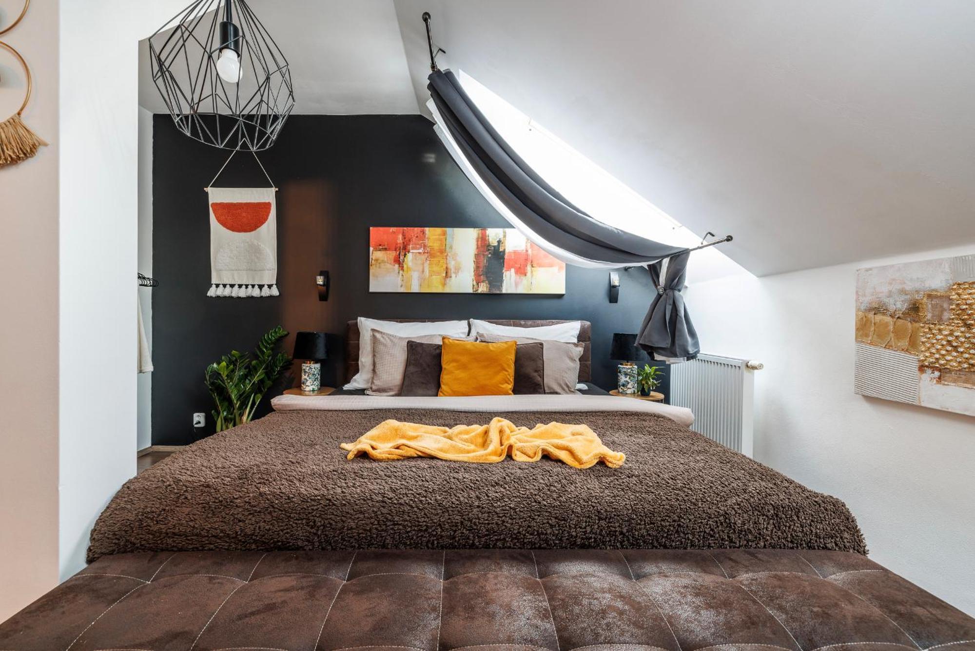 Spacious Flat & Parking Possibility, 3 Stops To Wenceslav Square 프라하 외부 사진
