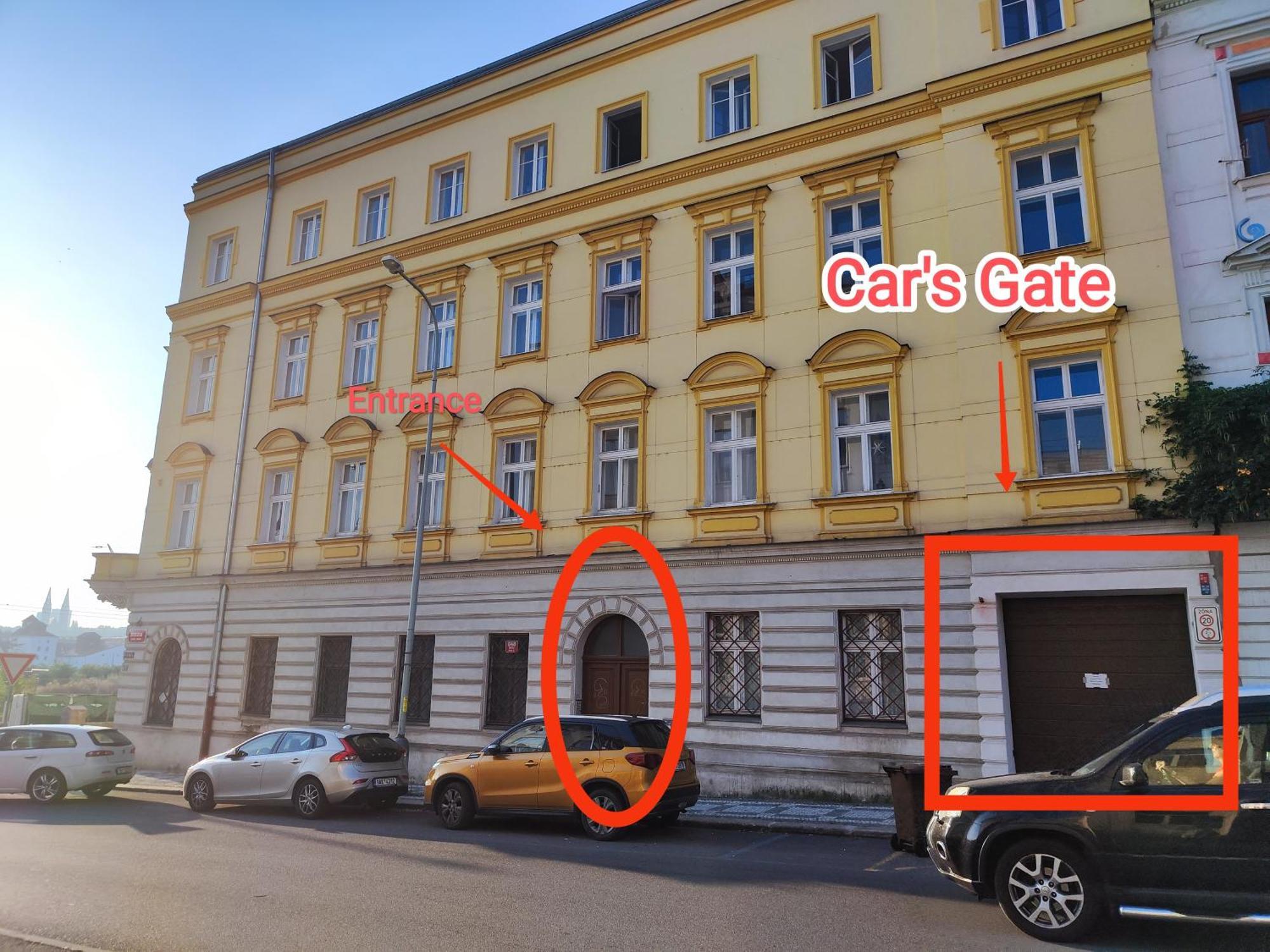 Spacious Flat & Parking Possibility, 3 Stops To Wenceslav Square 프라하 외부 사진